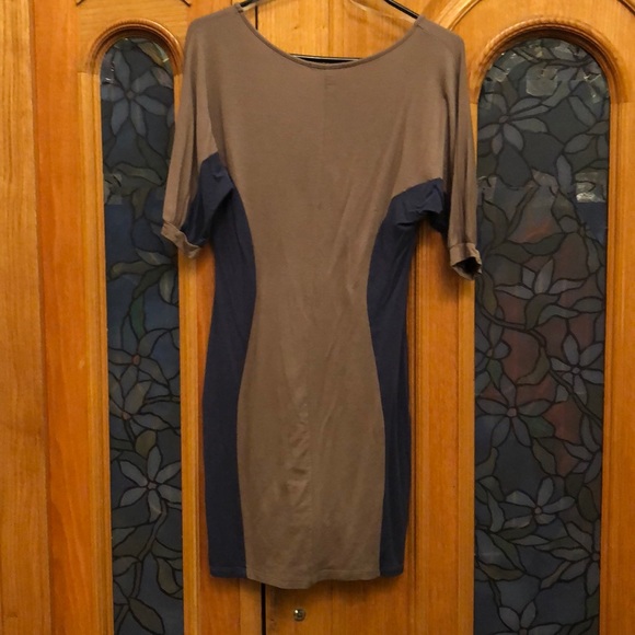 Cute dress , 1/2 length sleeve. Size M - Picture 5 of 5